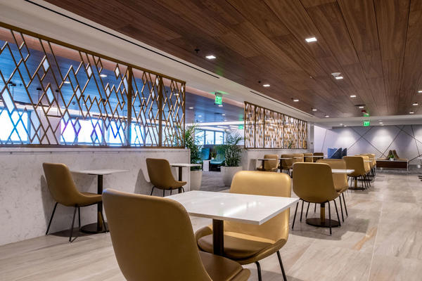 On April 9, Delta Sky Club raised the curtain on its newly expanded Miami lounge. With the addition of nearly 4,000 square feet and 100-plus seats to the Club—a capacity increase of more than 50%— the Club now stands at just over 12,000 total square feet, ready to welcome around 300 guests.