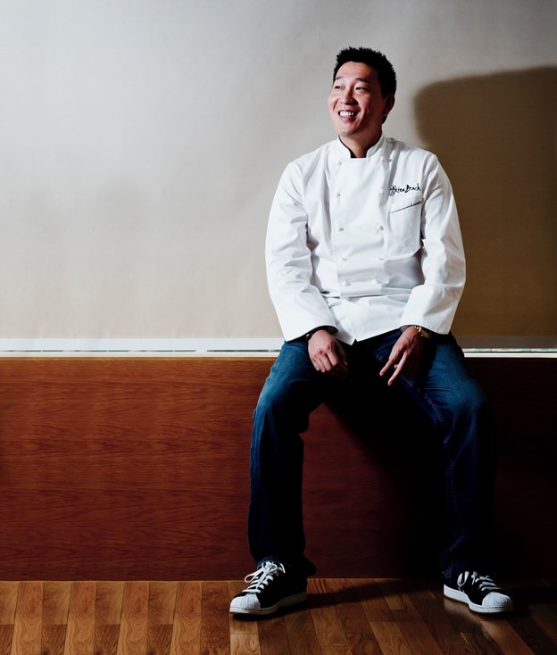 The first featured Local Flavor chef at the new LAX Delta Sky Club is Akira Back, a Michelin Star chef known for his creative interpretations of Asian cuisine with an American influence. 