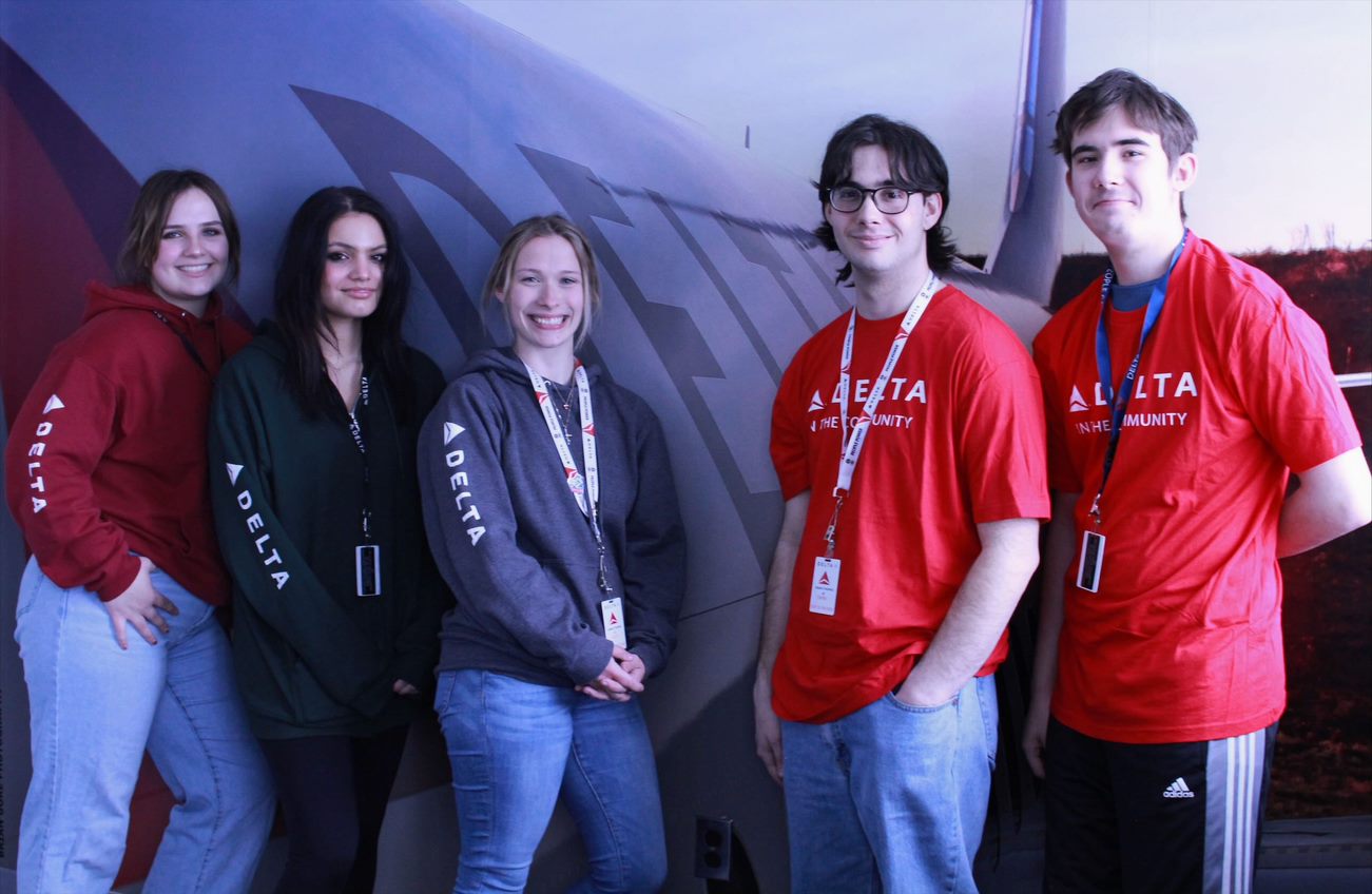 In the small town of Chisholm, Minnesota, Delta's Iron Range Reservation Sales & Customer Care Customer Engagement Center (IRC) created the IRC High School Apprenticeship Program – the first of its kind across Delta.