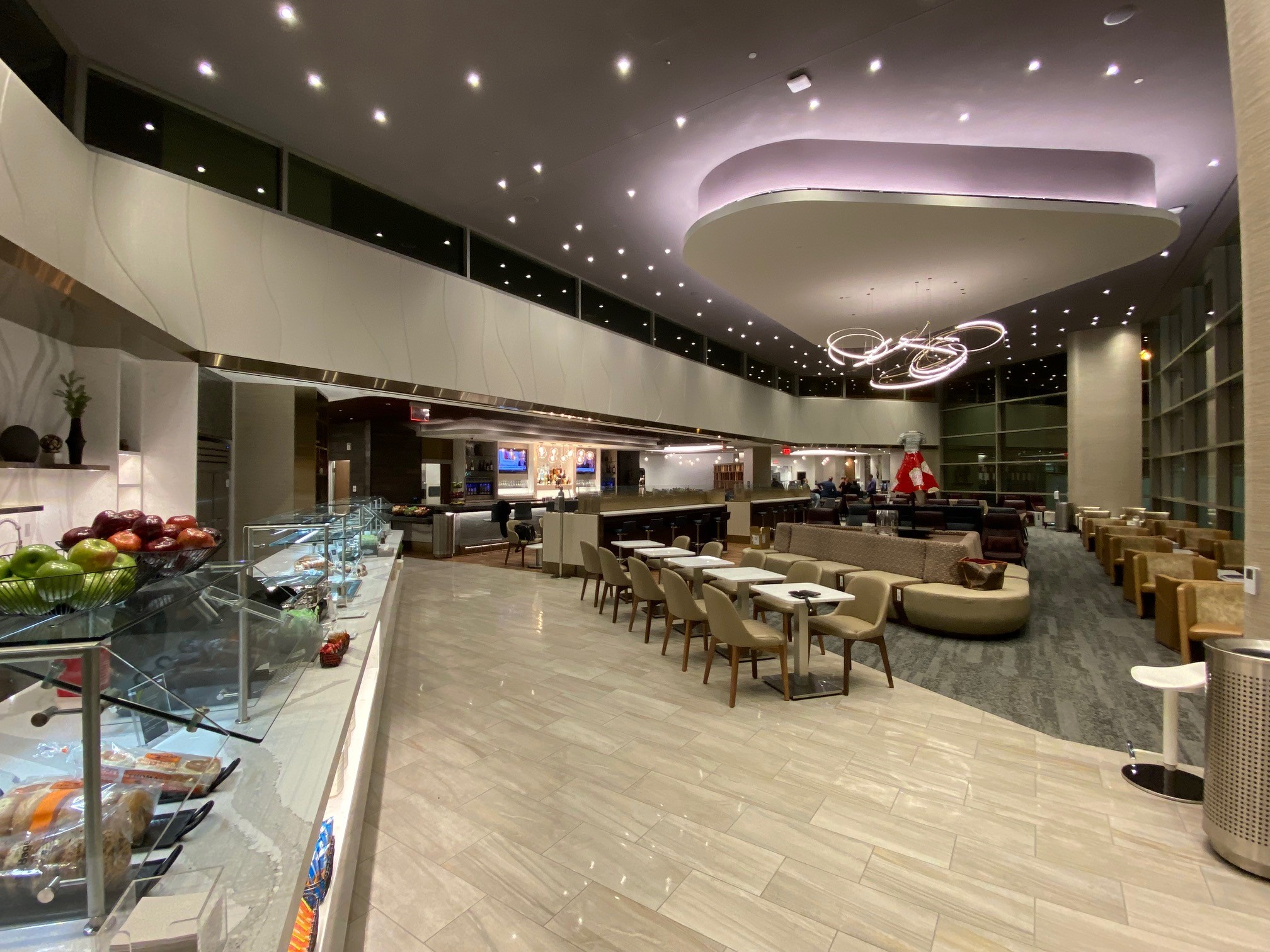An expansive new kitchen will allow lounge teams to enhance the Club’s food and beverage service, serving seasonal, chef-inspired food options made from scratch. 