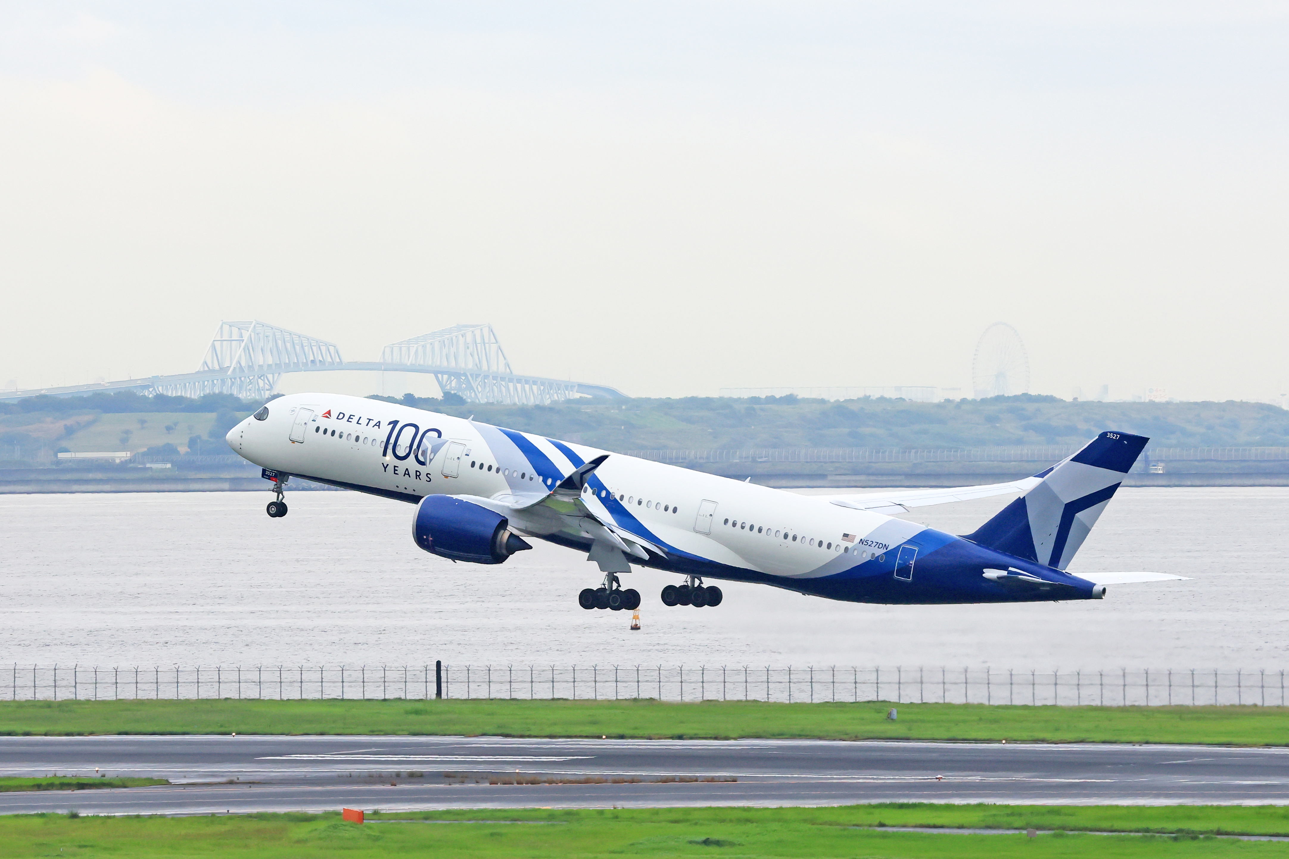 デルタ航空 Planetags DC-3 100周年記念 Delta Air Lines at 100: Honoring the DC-3 That Transformed