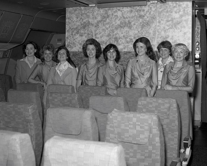 Os comissários de bordo no voo inaugural da Delta para o Aeroporto London Gatwick de Atlanta em 30 de abril de 1978.