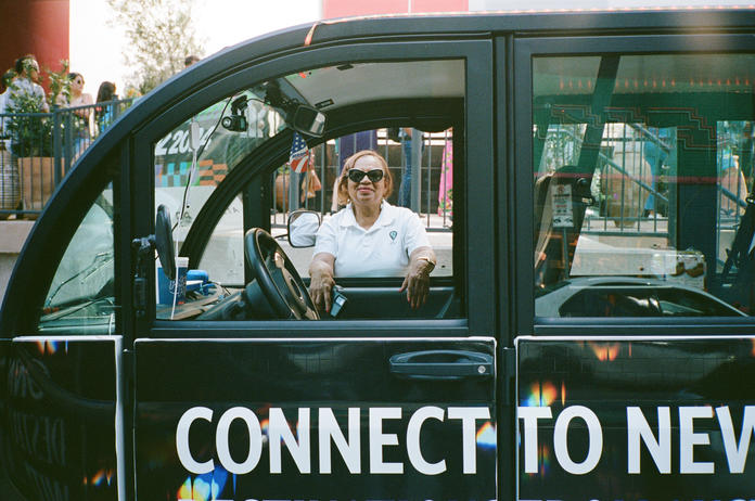 A Delta hopper driver gives a warm welcome to visitors during SXSW 2024 festivities. The Delta-branded electric hoppers were available throughout the duration of SXSW 2024, with complimentary rides to the Austin Convention Center, the Delta Lounge or any local downtown destination.