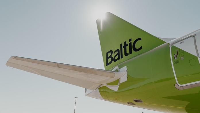 airBaltic plane tail