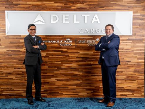 Delta Cargo's Vishal Bhatnagar (L) and Jannie Davel (R)