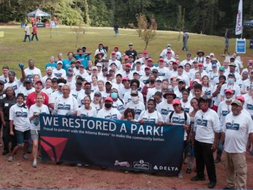 In celebration of Hank Aaron Weekend, Delta employees partnered with the Atlanta Braves to restore a historic ballfield in Bush Mountain, one of the oldest Black communities in Atlanta’s historic Westside neighborhood. 
