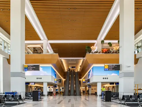 LaGuardia Airport (LGA)