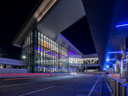 LaGuardia Airport (LGA)