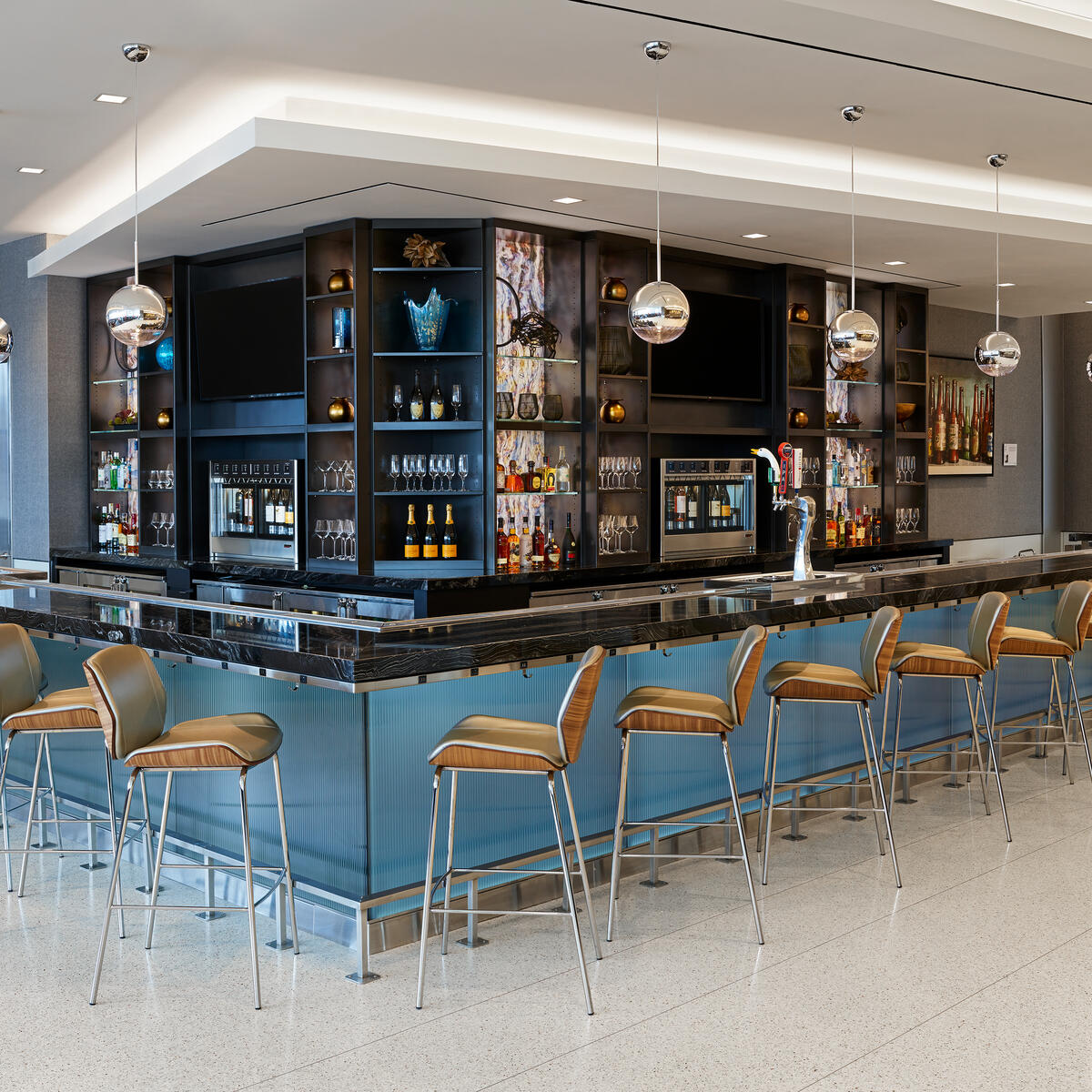 Delta Sky Club full-service bar at new SLC airport