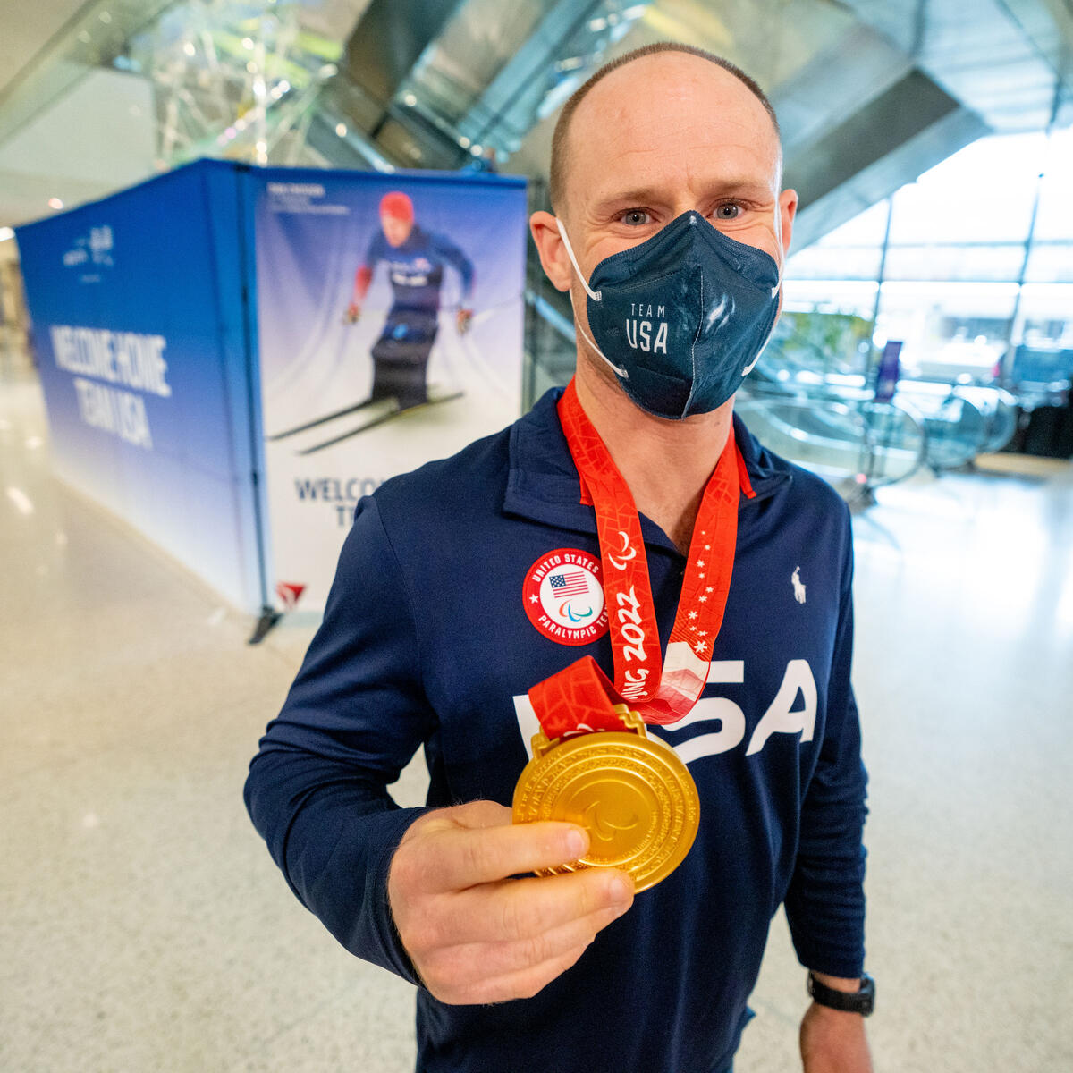 Dan Cnossen with his gold medal.