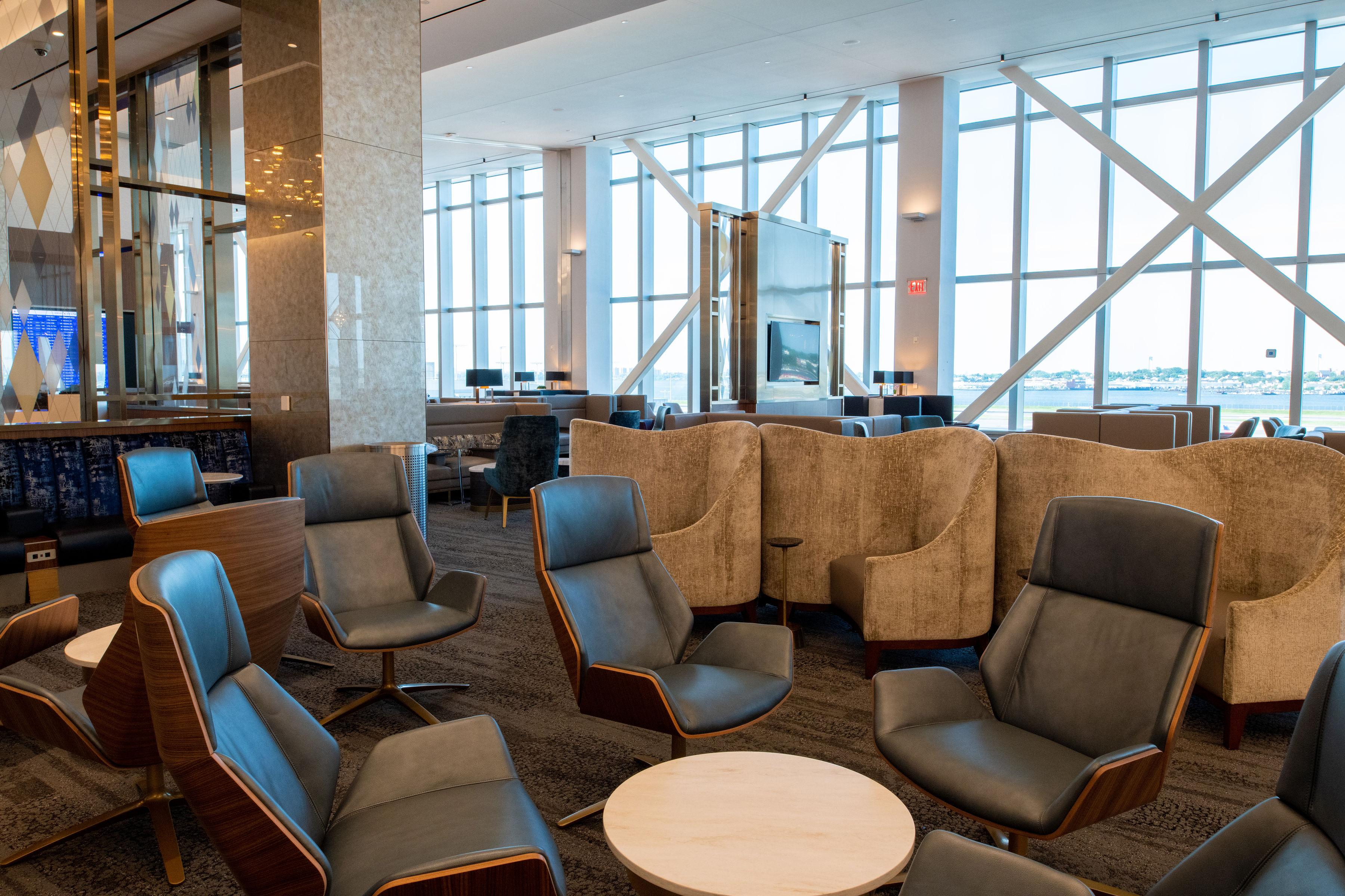 LaGuardia Airport (LGA)