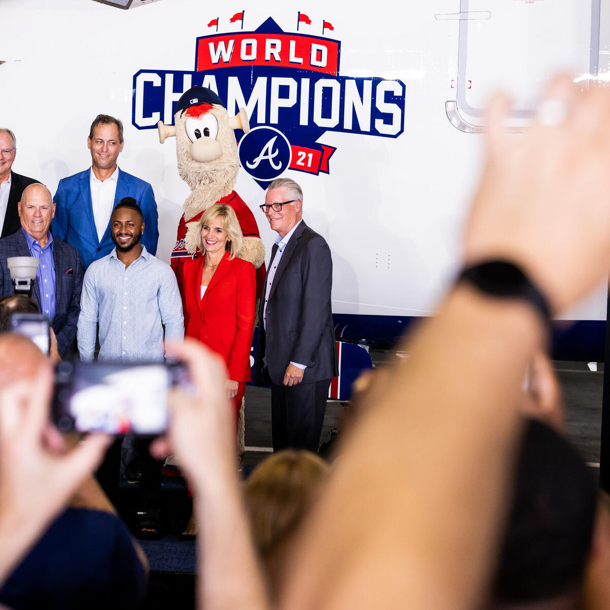 Atlanta Braves Plane 2022 Group Shot