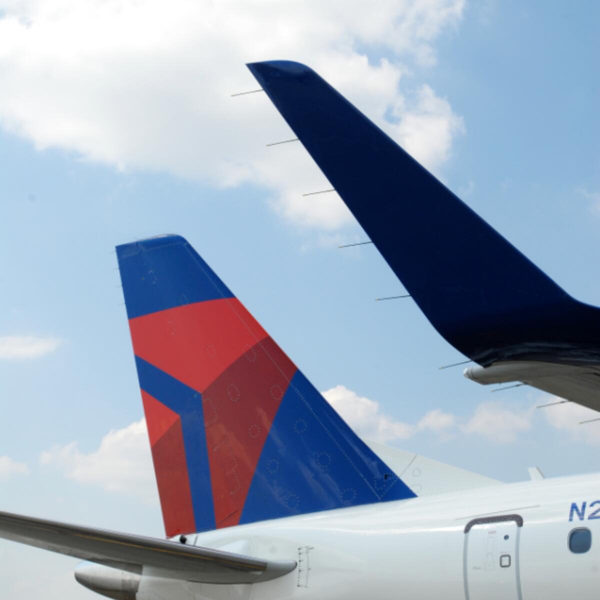 ERJ-175 tails