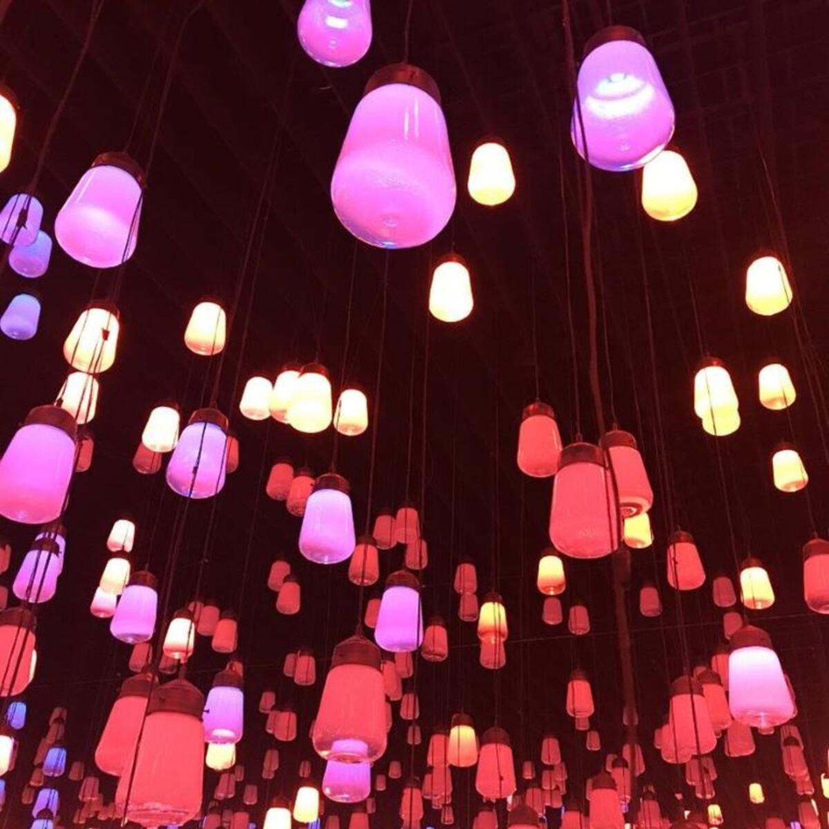 An art facility that utilizes the latest digital technology, Team Lab Planets TOKYO can be enjoyed by children and adults alike and is open until the end of 2023