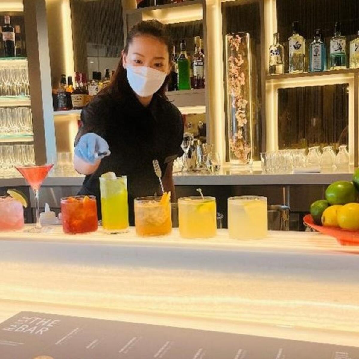 Located on the fifth floor of Terminal 3, the new Delta Sky Club at Haneda Airport features a premium bar serving seasonal cocktails, wines, beers, spirits and Japanese sake – all complimentary for guests.