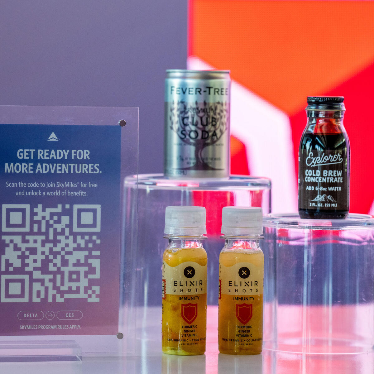 Delta’s gate D33 at Harry Reid International Airport (LAS) was transformed to send customers off with well-being products and snacks from Grown Alchemist, Kate’s Bars, Fever-Tree, Explorer Cold Brew and more to reconnect to their routines and prepare for the journeys home.