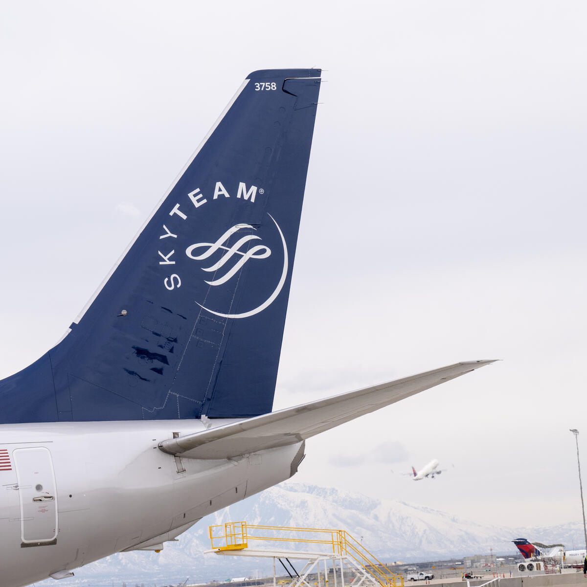 A Delta Air Lines 737-800 in SkyTeam livery is seen at Salt Lake City International Airport (SLC). Delta is a founding member of the SkyTeam alliance.