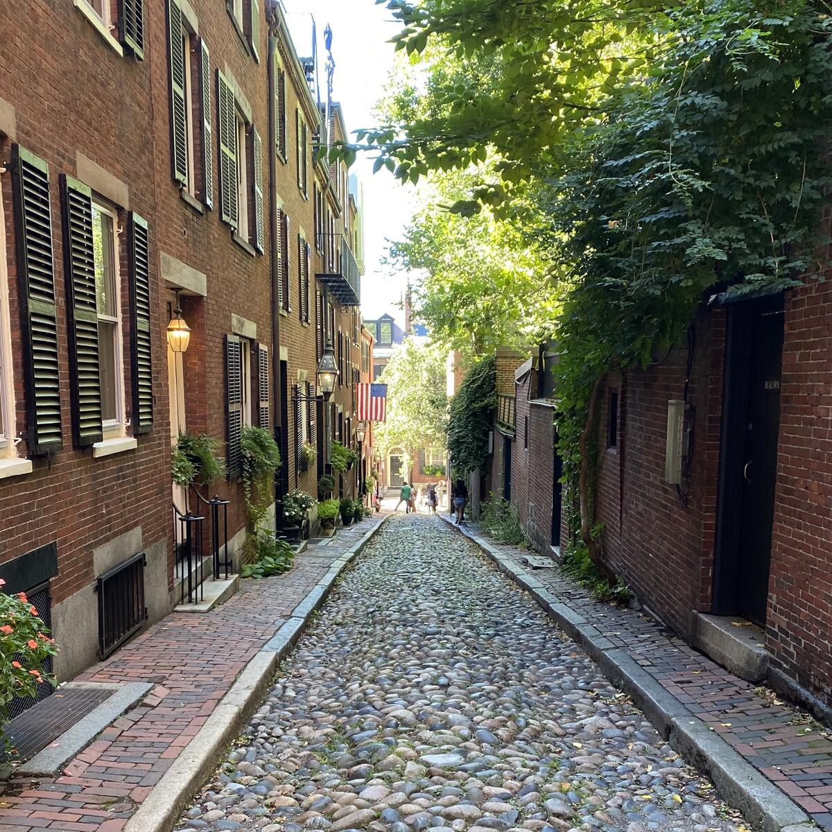 Historic Acorn Street in Boston.