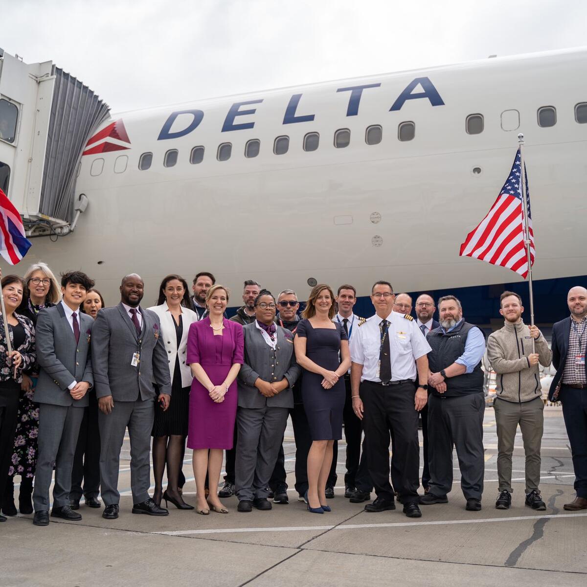 Delta people commemorate their airline's return to London's Gatwick Airport (LGW).