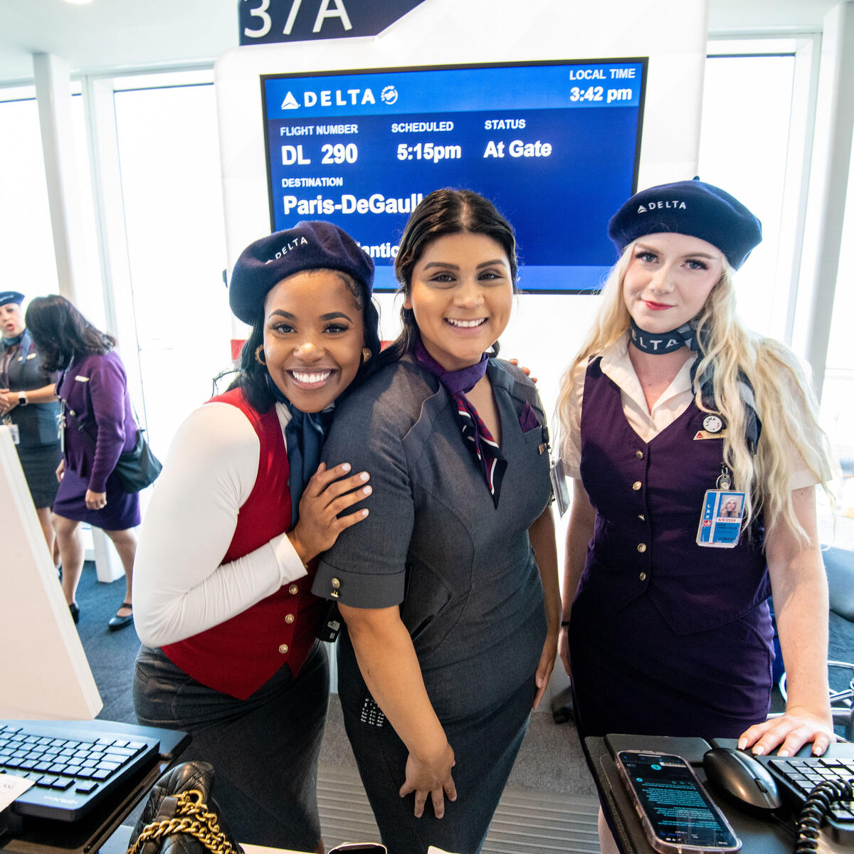 Delta people, customers and friends celebrate the departure of Delta Flight 290 from Los Angeles International Airport (LAX) to Paris Charles de Gaulle Airport (CDG).