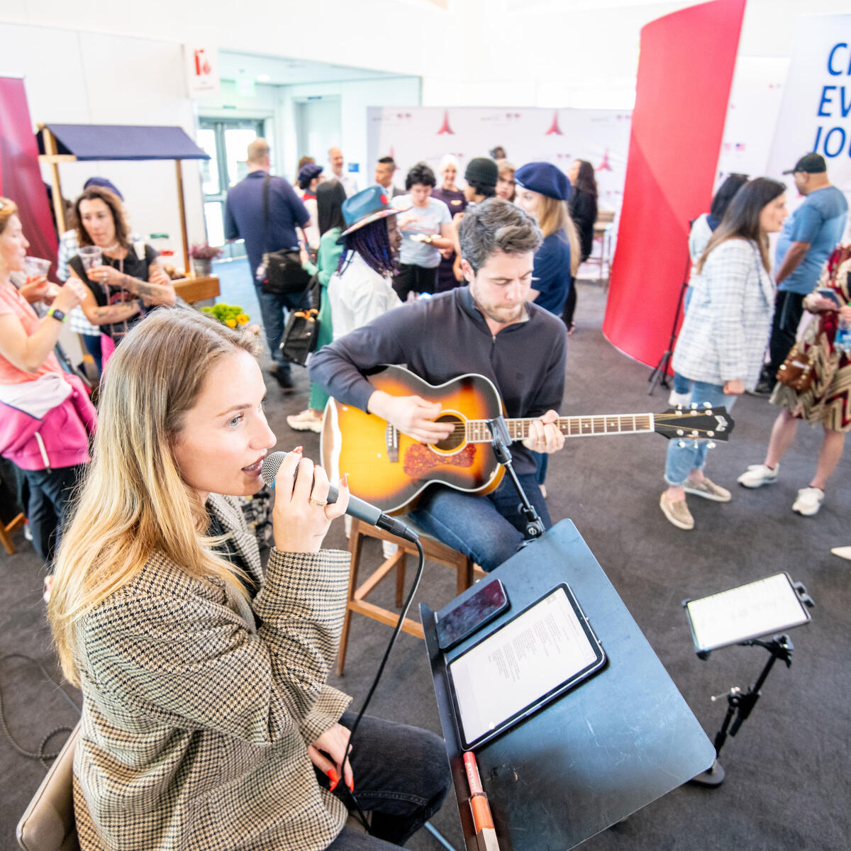 Delta people, customers and friends celebrate the departure of Delta Flight 290 from Los Angeles International Airport (LAX) to Paris Charles de Gaulle Airport (CDG).