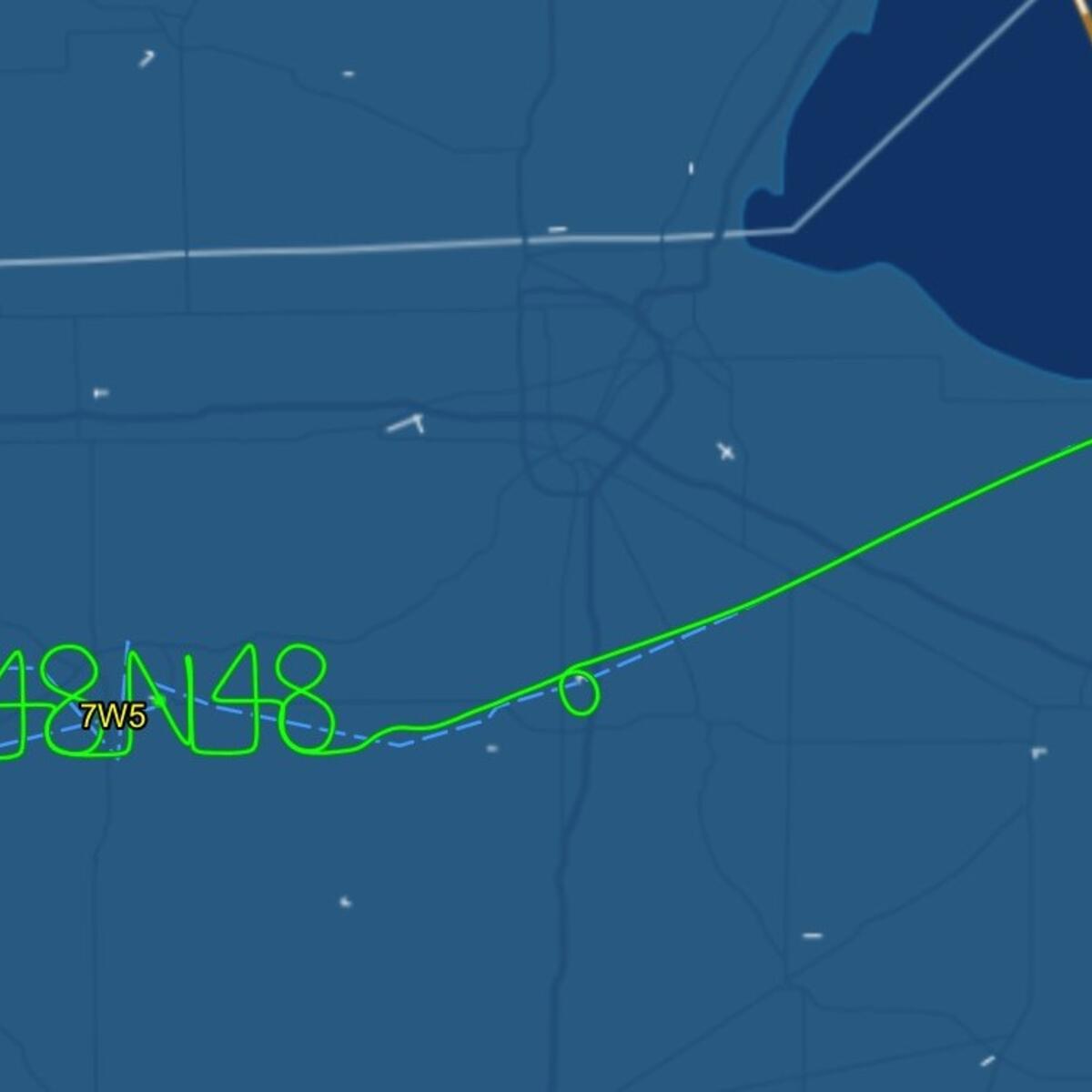 Delta pilots Barry Behnfeldt and Aaron Wilson spell out 48N48 in the sky while flying back home after flying through 48 states in 48 hours.