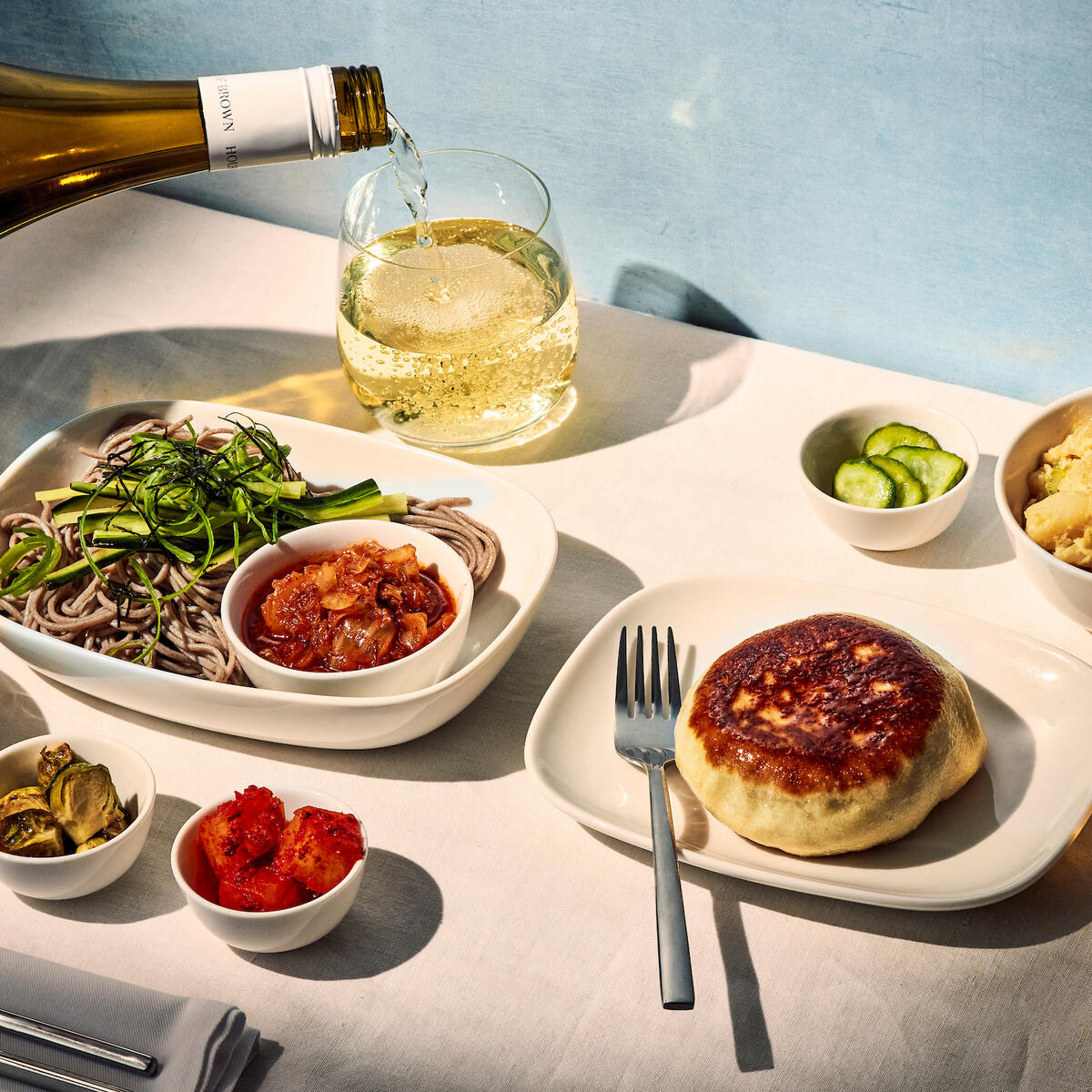 As of December, Delta One customers flying to Incheon from the U.S. can enjoy hearty offerings like Korean braised beef short rib with mixed rice, mushroom, broccoli and sweet soy sauce; kimchee; doenjang soup with soybean paste; vegetarian bao bun with curried potato salad and pickled cucumbers; and more. 