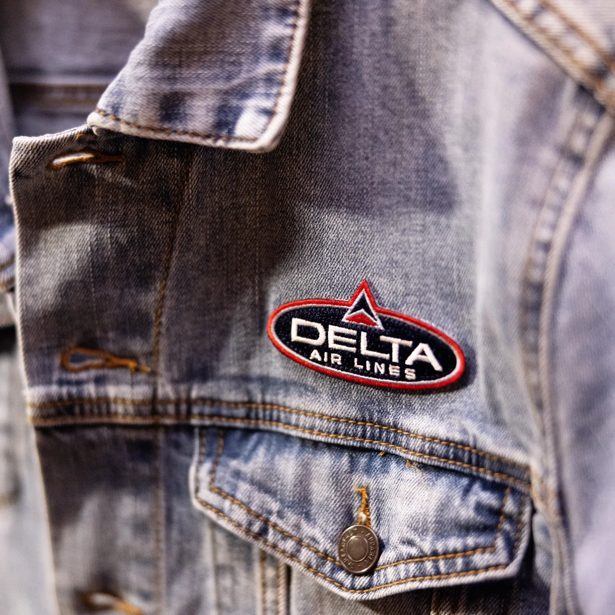 The first 100 SkyMiles members to check in Delta’s SXSW Lounge received an exclusive denim jacket and were able to have it personalized with a limited-edition vintage patch with unique name embroidery.&nbsp;