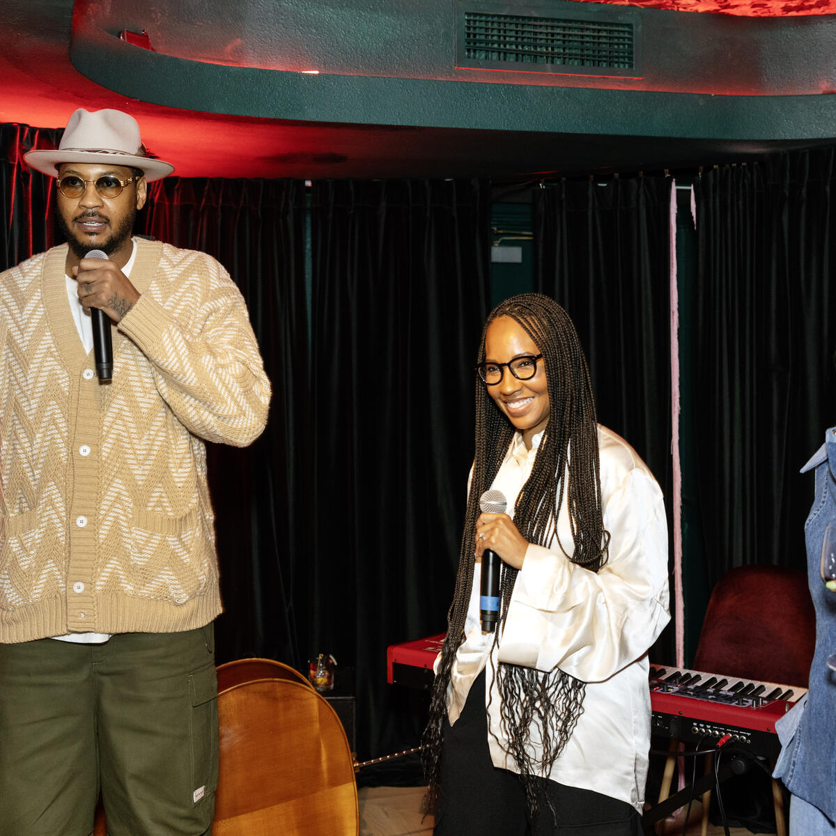 At Delta's reservation only speakeasy for Medallion members at SXSW, members got to enjoy truly exclusive experiences, like a wine experience with NBA legend and entrepreneur Carmelo Anthony and co-founder Asani Swann of VII(N)-The Seventh Estate.