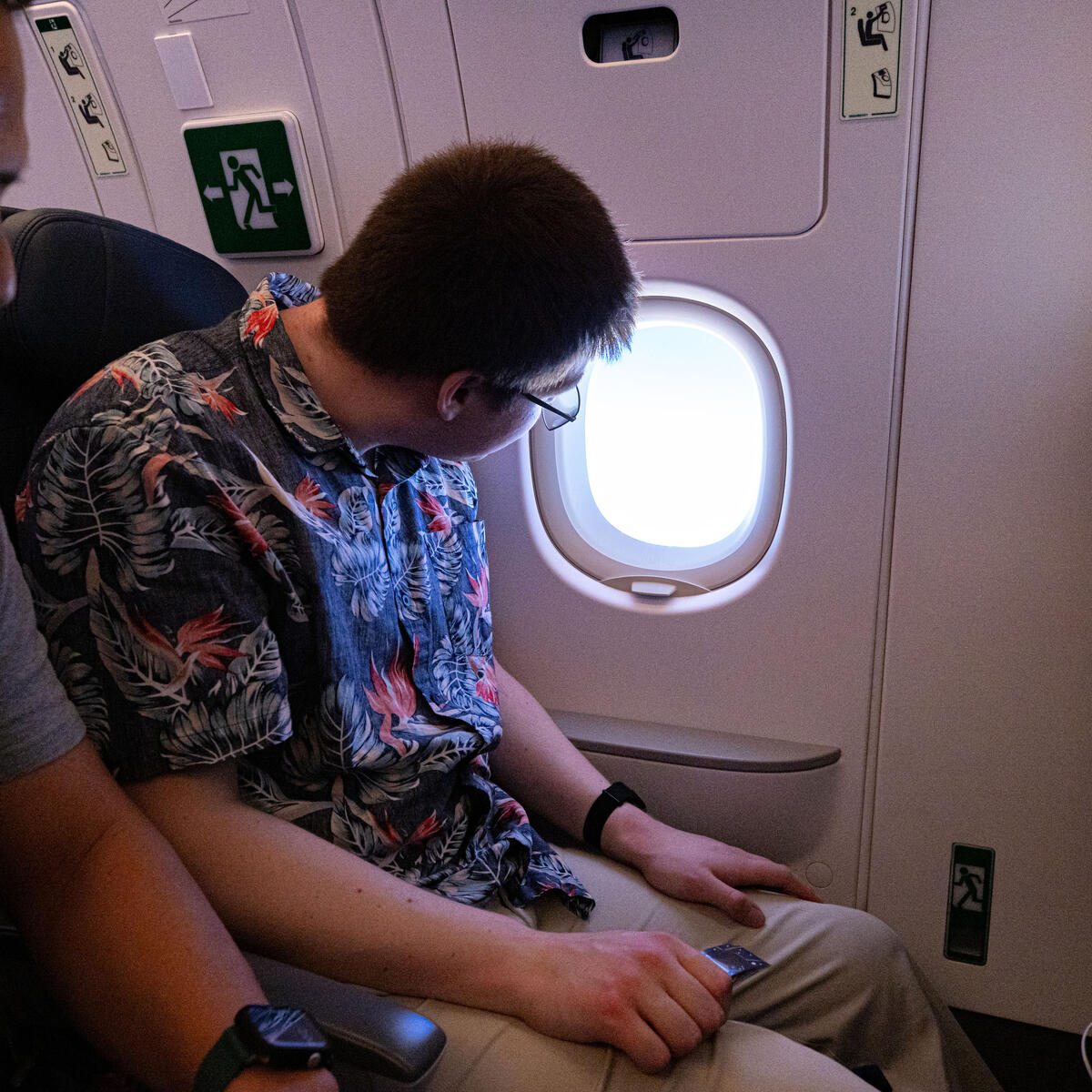Customers on board DL 1010 from Dallas Fort Worth International Airport (DTW) to Detroit Wayne County Metropolitan Airport (DFW) view the solar eclipse.