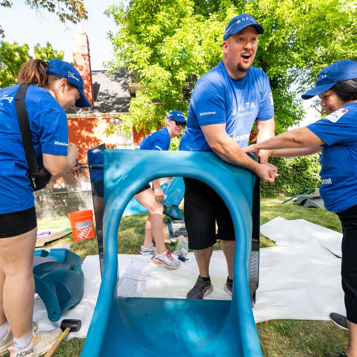 On Saturday, June 1, more than 150 Delta and local community volunteers came together to build Delta’s 39th KABOOM! playground and the second in the Salt Lake City (SLC) area. 