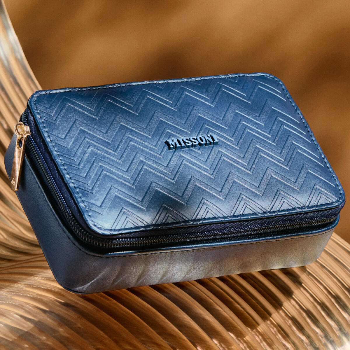 Delta and Missoni – a brand known for its creative use of colors and patterns – have elevated Delta One with a new customer amenity kit, which features Missoni's signature textured zigzag pattern on the exterior of the bag. 