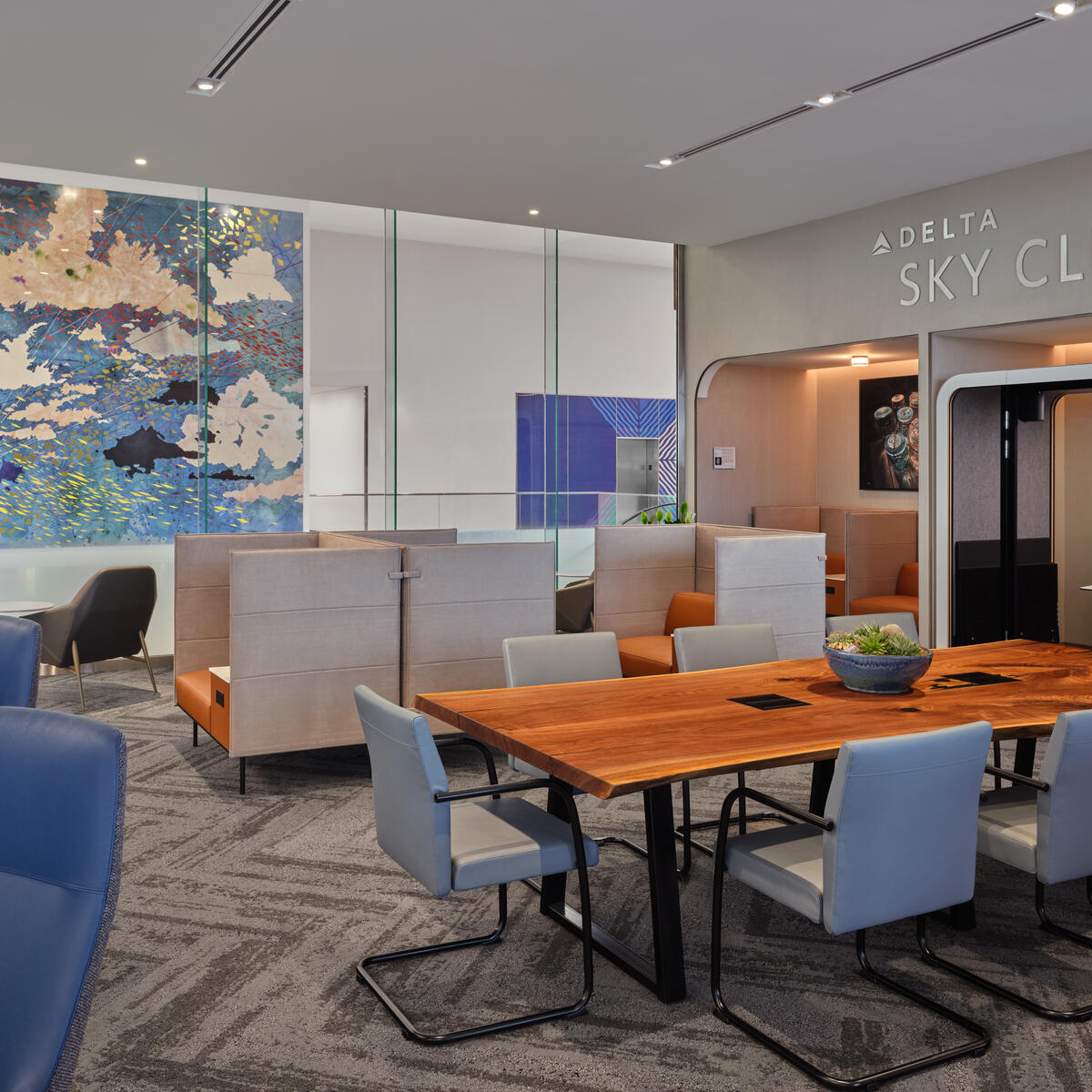Business center area of Delta's new CLT Sky Club.