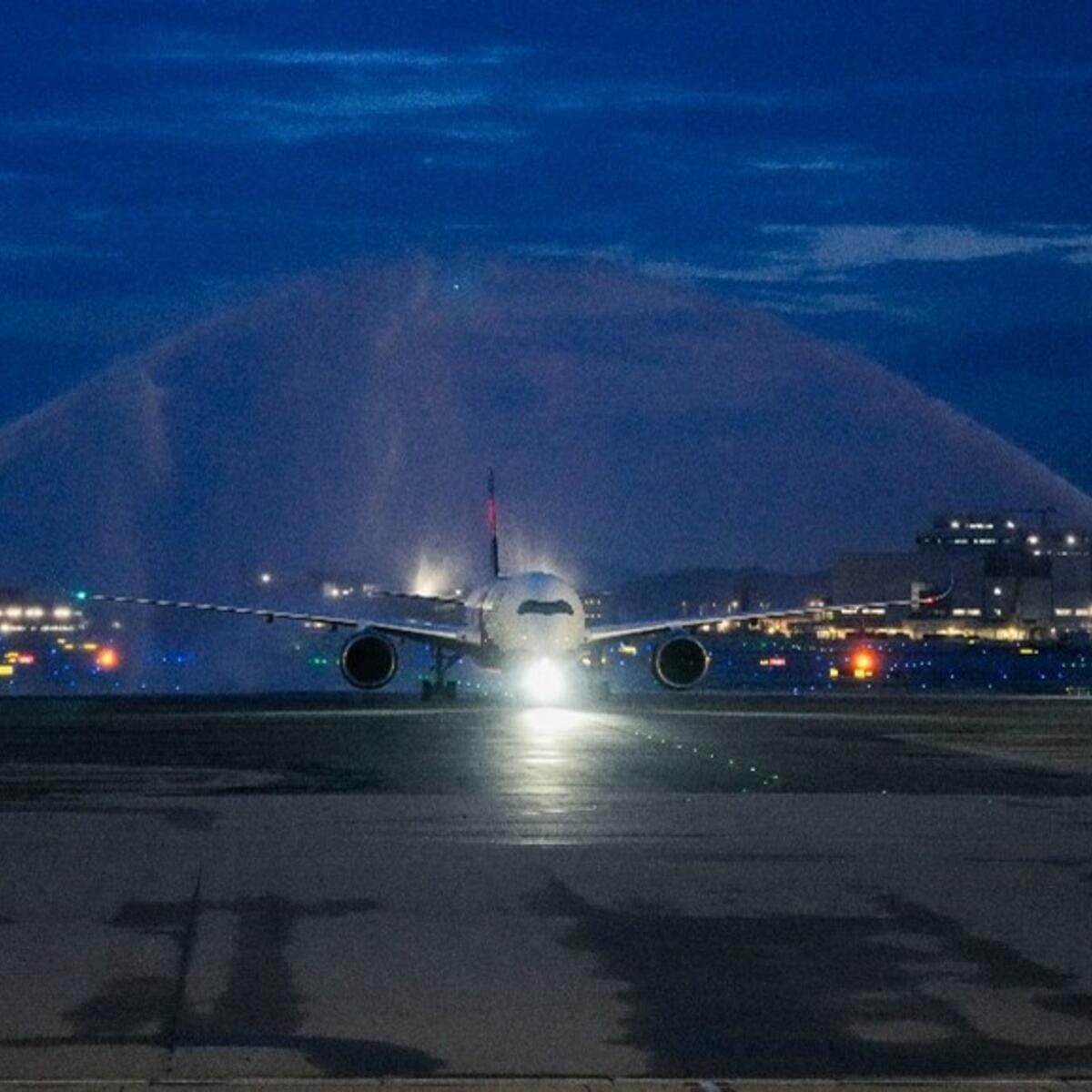 HKG-LAX inaugural water cannon 