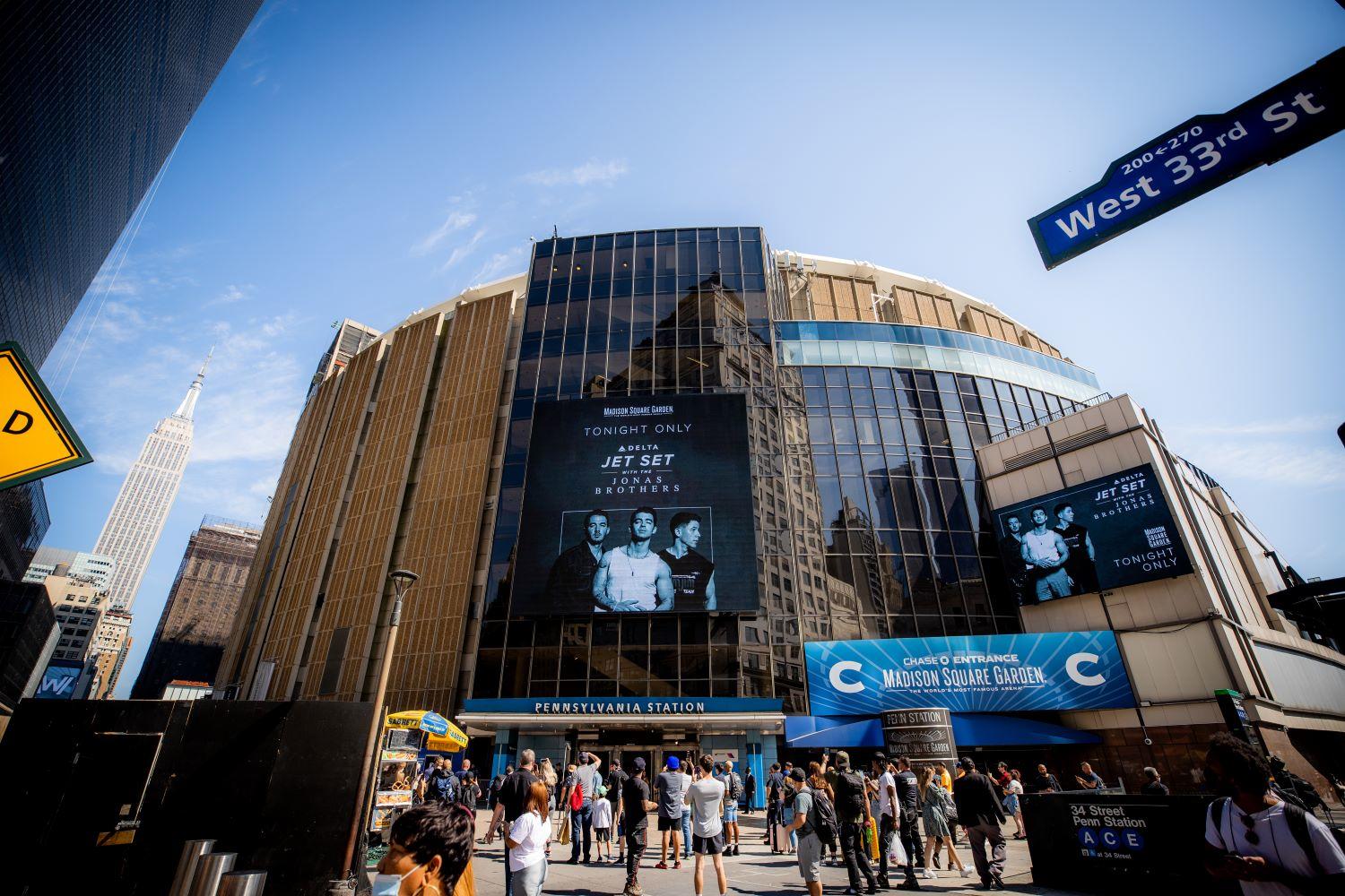 Exclusive Jonas Brothers concert flying into Delta Studio this October