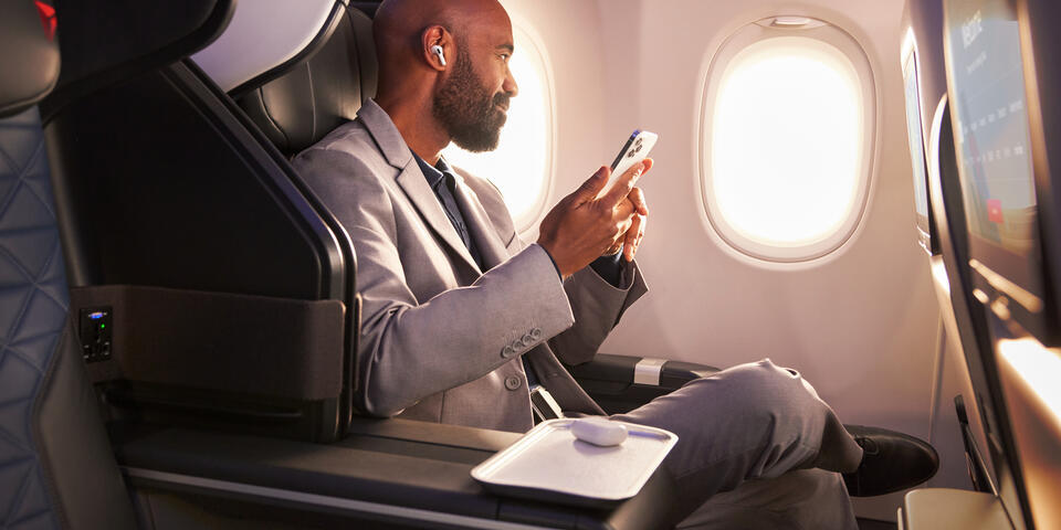 デルタ航空、ビジネストラベルニュース誌の年次調査で14年連続で1位を