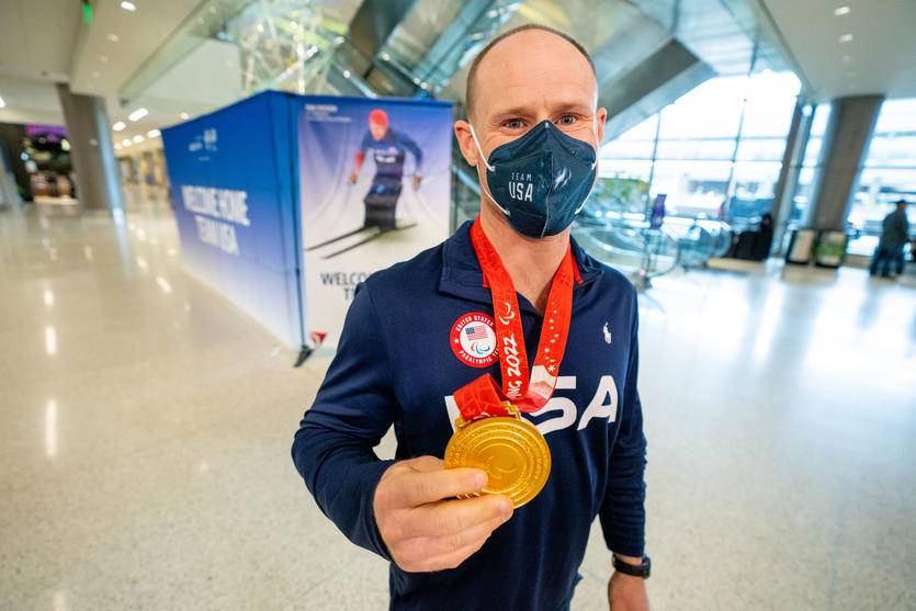 Dan Cnossen with his gold medal.