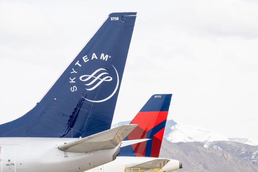 A Delta Air Lines 737-800 in SkyTeam livery is seen at Salt Lake City International Airport (SLC). Delta is a founding member of the SkyTeam alliance.