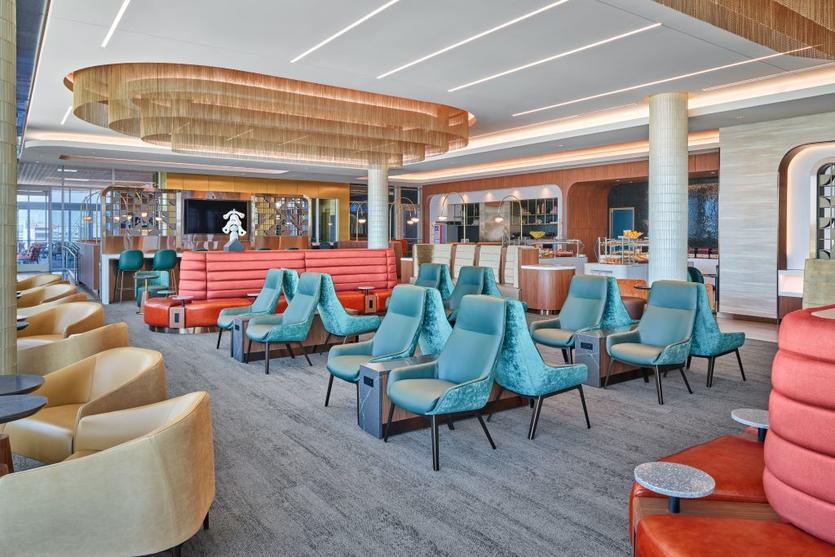With seating for more than 450, customers visiting MSP-G Club will have ample space whether they’re looking to work, socialize or simply take in the views of the airfield.