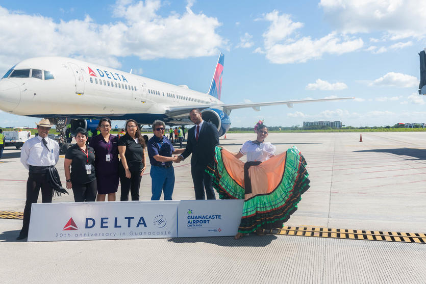 Delta and local officials celebrate the 20th anniversary of service to Guanacaste, Costa Rica, on Dec. 15, 2022.