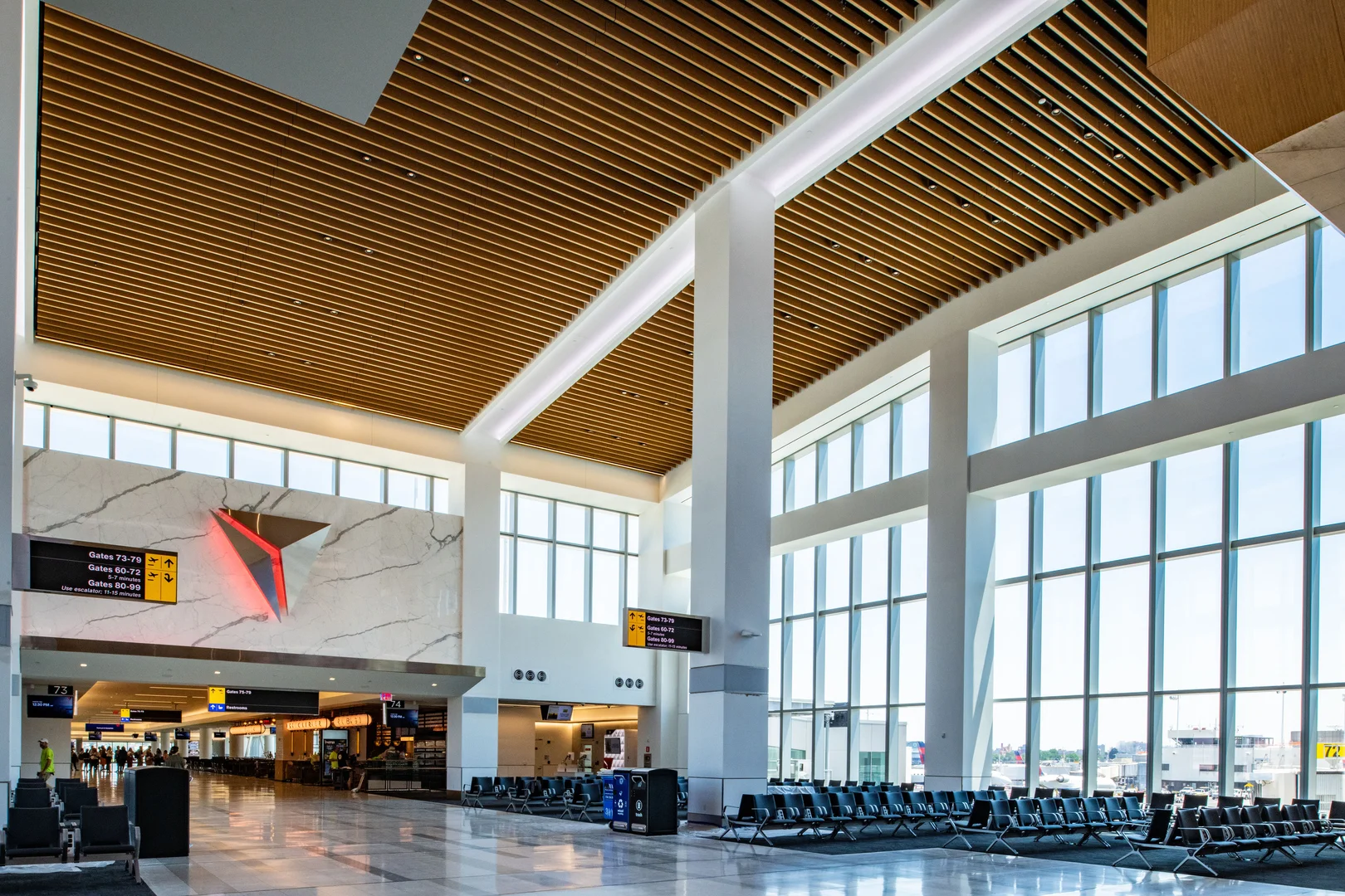 LaGuardia Airport (LGA)