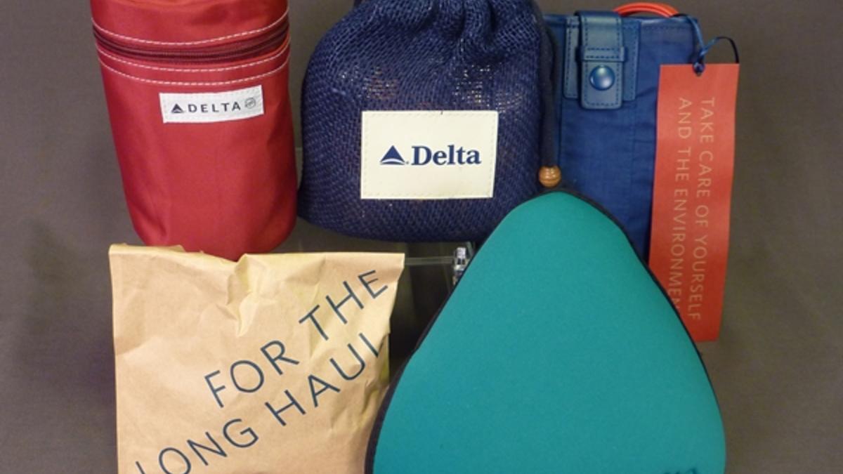 Delta Airlines Kiehl’s Missed Flight Amenity Kit ungeöffnet Blaue Tasche 