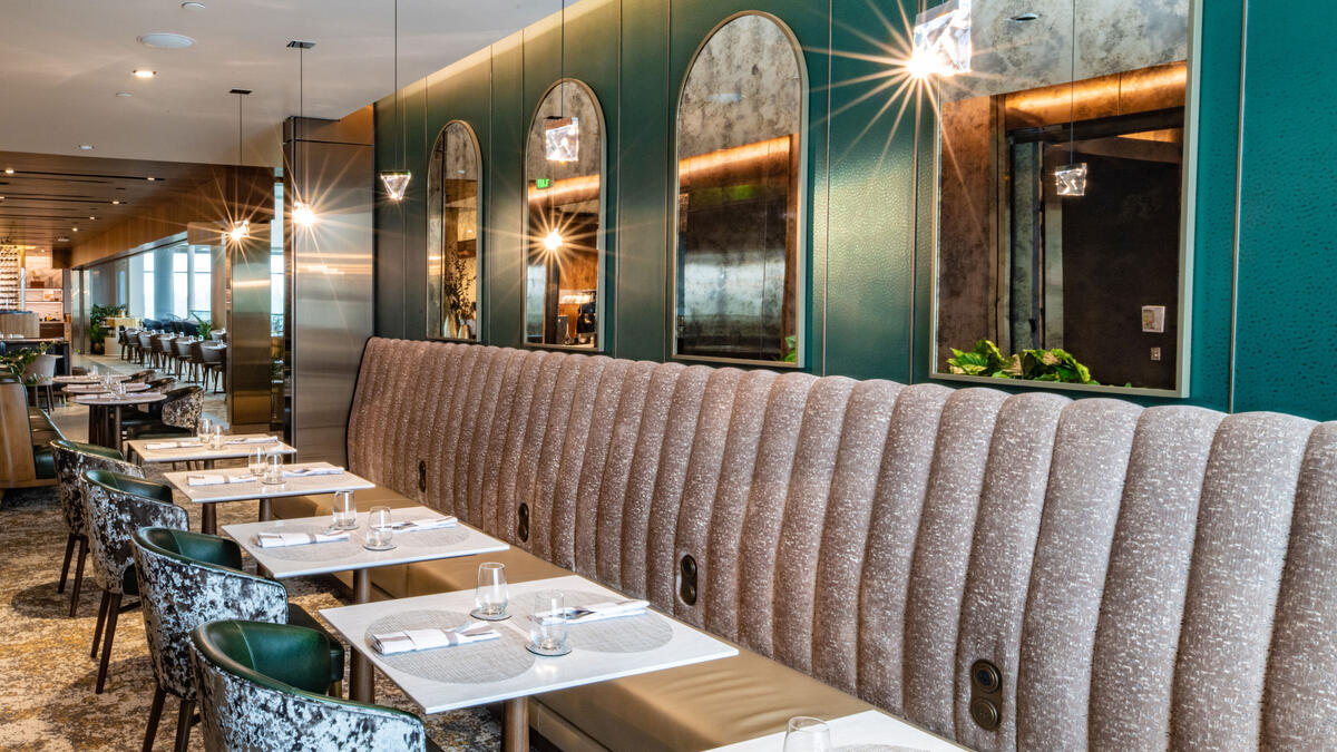 DELTA航空　オリジナル　アルミボトル＆ウイング DELTA航空 オリジナル アルミボトル＆ウイング