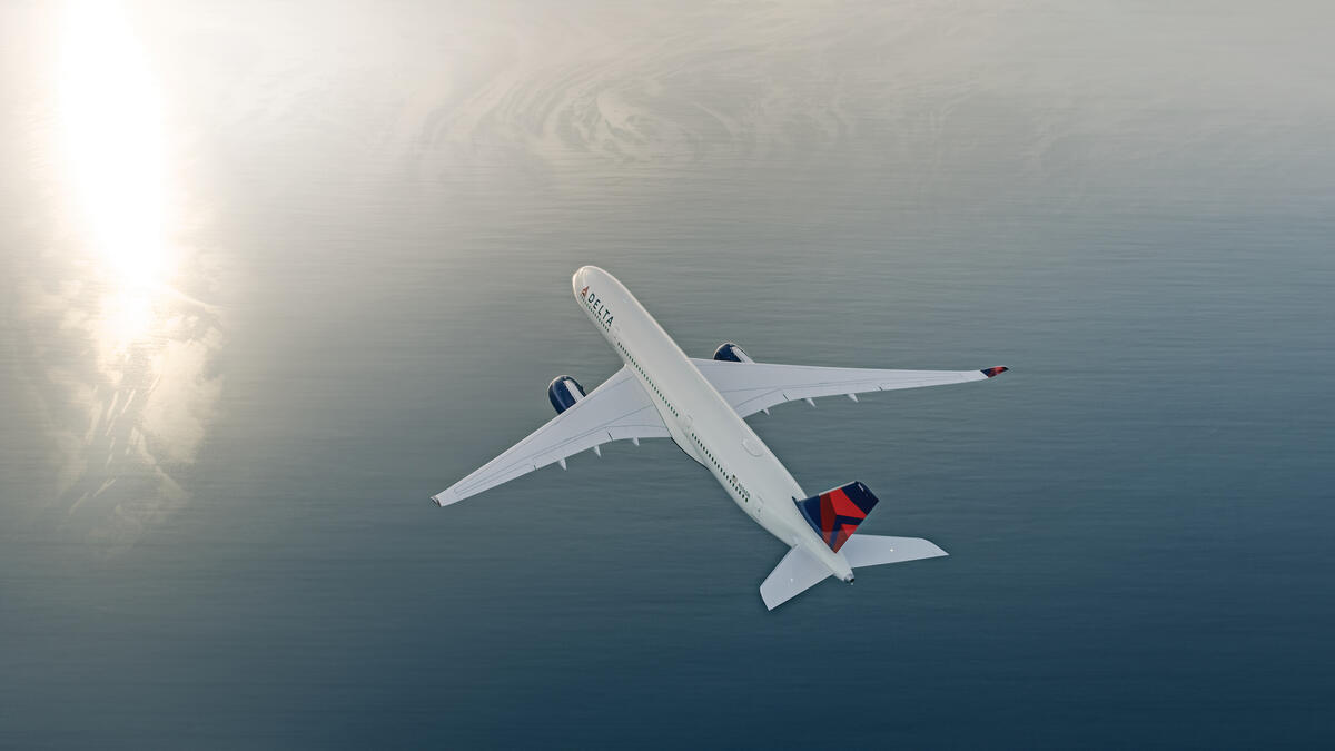 Delta　デルタ航空　52×46 a002_c021_0130fy.0000871f_v3.