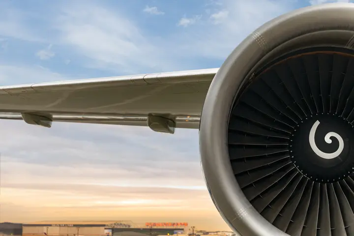 Boeing 767 Engine and Wing