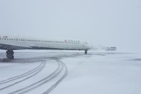 Delta aircraft in snow