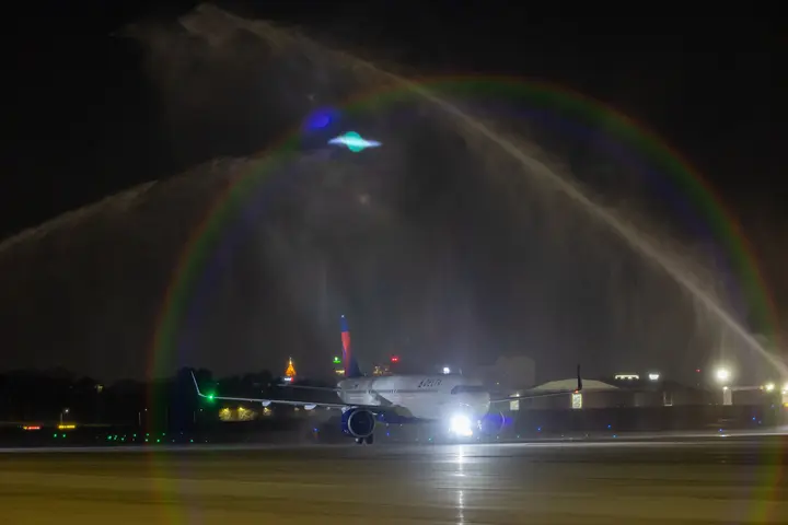 Delta's First Airbus A321neo arrives in Atlanta