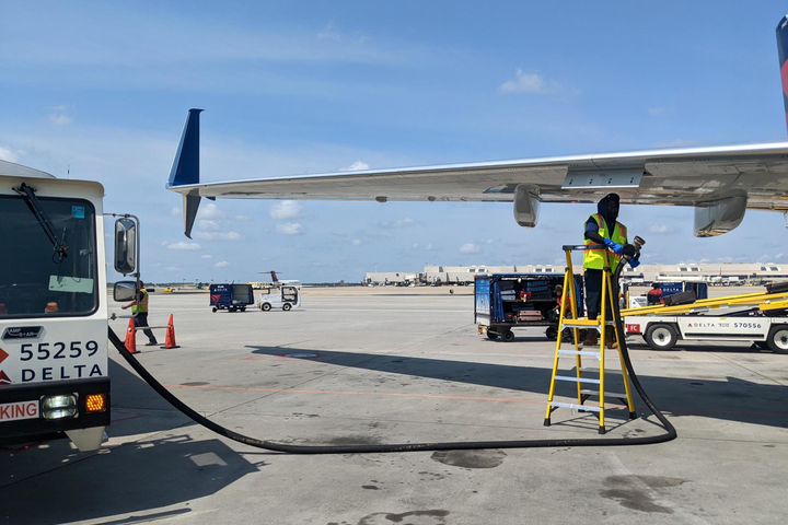 The airline’s most fuel-efficient aircraft in-service today, the 737-900ER, took off powered by a fuel blend that included 400 gallons of sustainable aviation fuel– marking a record for the largest amount of SAF used on a flight out of Atlanta