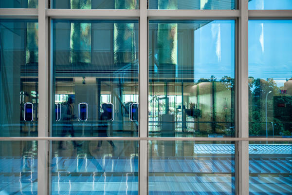 Entrance hall (view from outdoors) at Delta Terminal C at LGA
