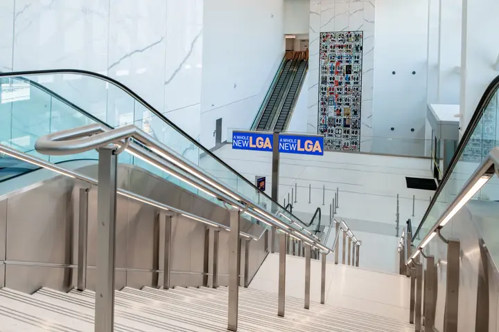 LaGuardia Airport (LGA)